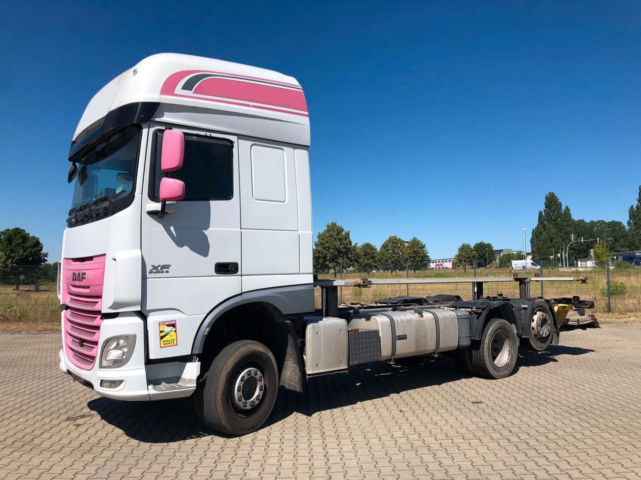 DAF XF460 SSC Liftachse*LBW*AHK*Standkl*Mega - Autocarro portacontainer/ Caisse interchangeable: foto 2 DAF XF460 SSC Liftachse*LBW*AHK*Standkl*Mega - Autocarro portacontainer/ Caisse interchangeable: foto 2