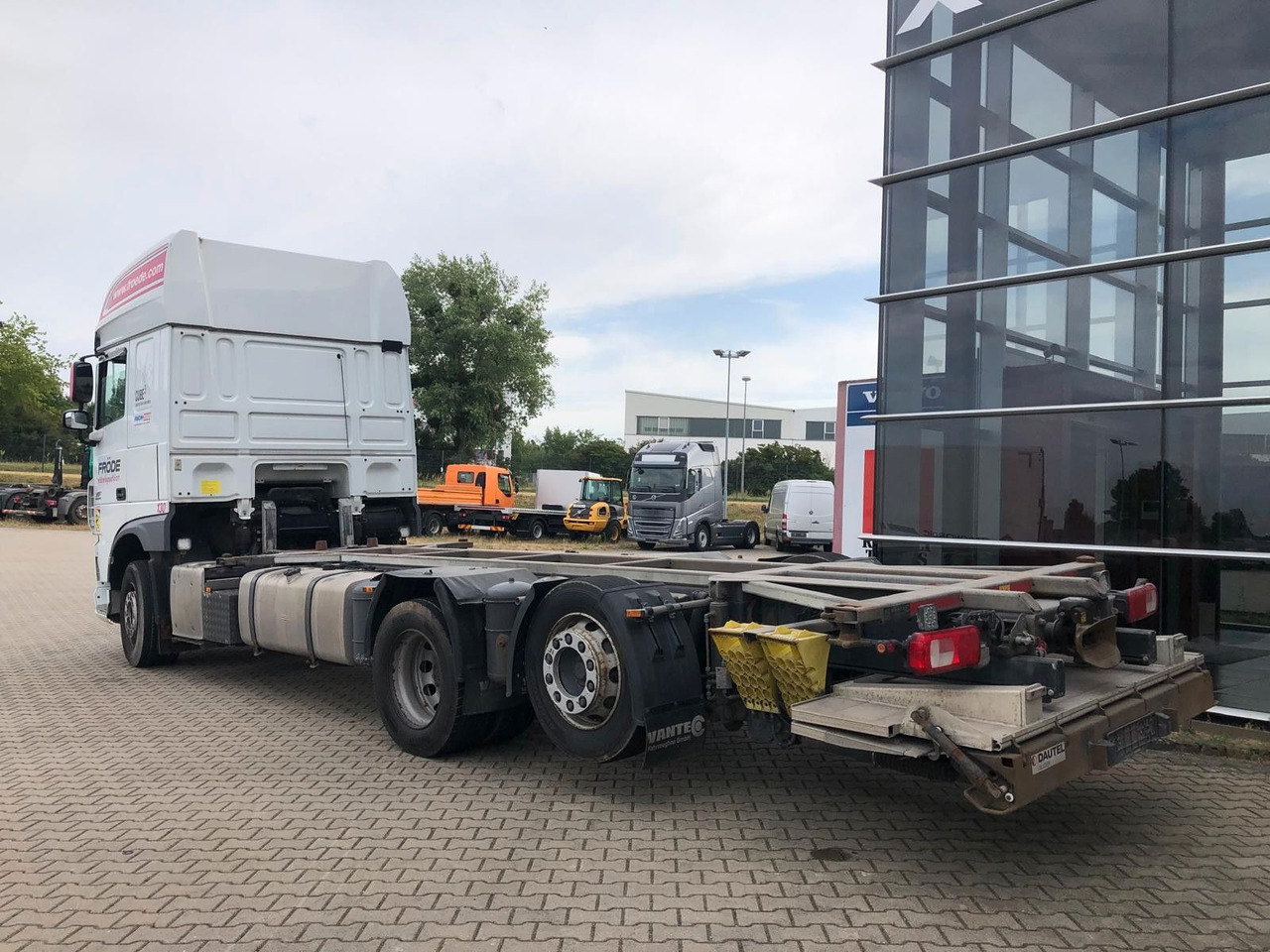 DAF XF460SSC Lenk/Lift*LBW*Standkl*Mega*NeueKuppl. - Autocarro portacontainer/ Caisse interchangeable: foto 2 DAF XF460SSC Lenk/Lift*LBW*Standkl*Mega*NeueKuppl. - Autocarro portacontainer/ Caisse interchangeable: foto 2