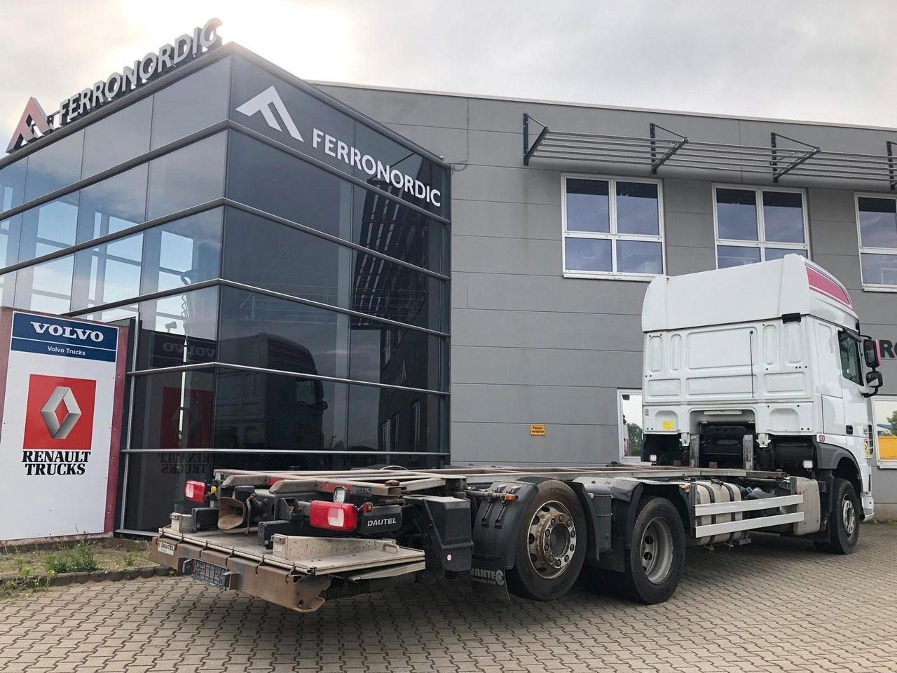 DAF XF460SSC Lenk/Lift*LBW*Standkl*Mega*NeueKuppl. - Autocarro portacontainer/ Caisse interchangeable: foto 4 DAF XF460SSC Lenk/Lift*LBW*Standkl*Mega*NeueKuppl. - Autocarro portacontainer/ Caisse interchangeable: foto 4