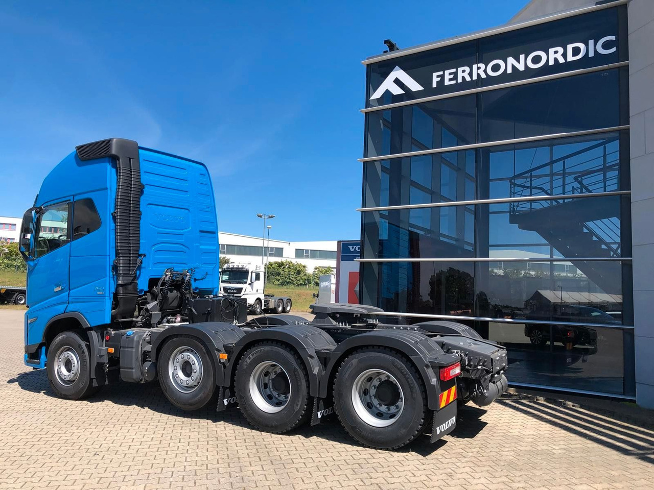Volvo FH16 750 XL 8x4 Tridem*100T*Kriechgänge*Retarder Volvo FH16 750 XL 8x4 Tridem*100T*Kriechgänge*Retarder - Trattore stradale: foto 4 Volvo FH16 750 XL 8x4 Tridem*100T*Kriechgänge*Retarder Volvo FH16 750 XL 8x4 Tridem*100T*Kriechgänge*Retarder - Trattore stradale: foto 4