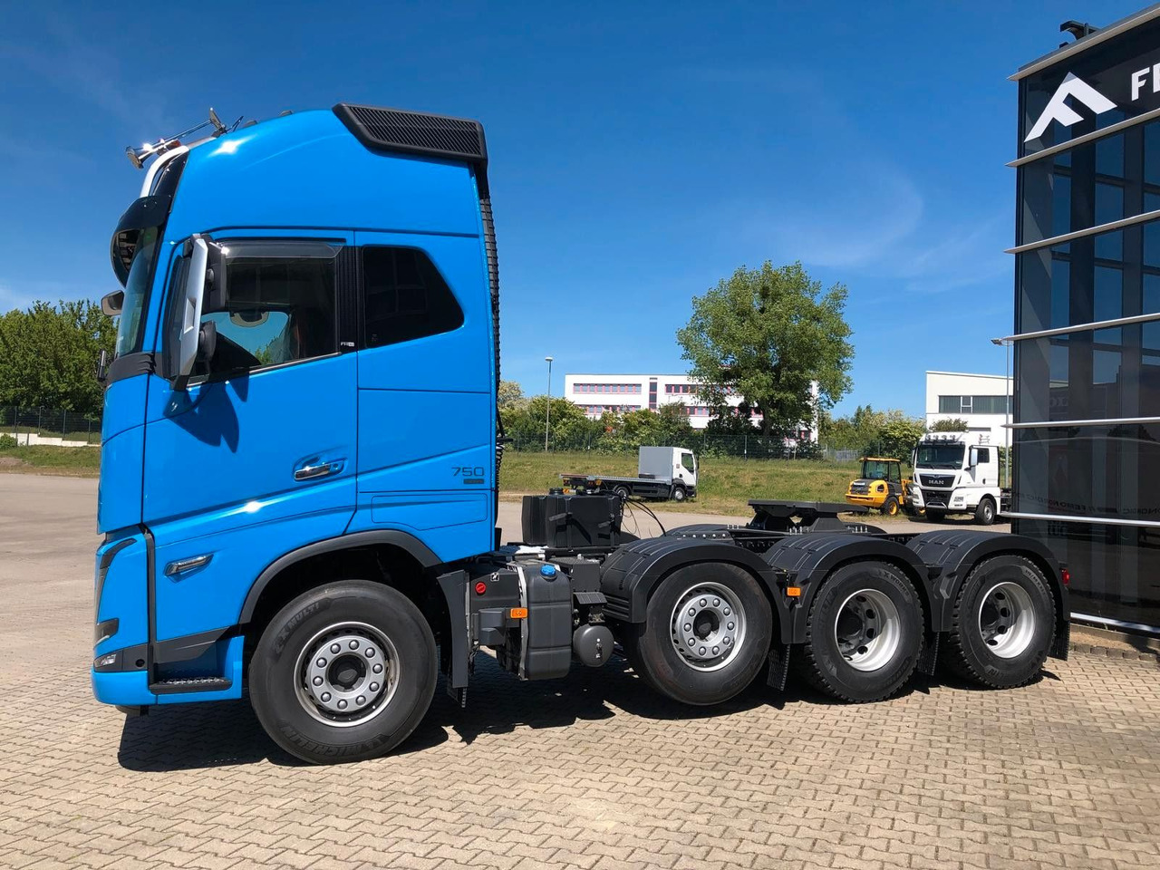 Volvo FH16 750 XL 8x4 Tridem*100T*Kriechgänge*Retarder Volvo FH16 750 XL 8x4 Tridem*100T*Kriechgänge*Retarder - Trattore stradale: foto 2 Volvo FH16 750 XL 8x4 Tridem*100T*Kriechgänge*Retarder Volvo FH16 750 XL 8x4 Tridem*100T*Kriechgänge*Retarder - Trattore stradale: foto 2