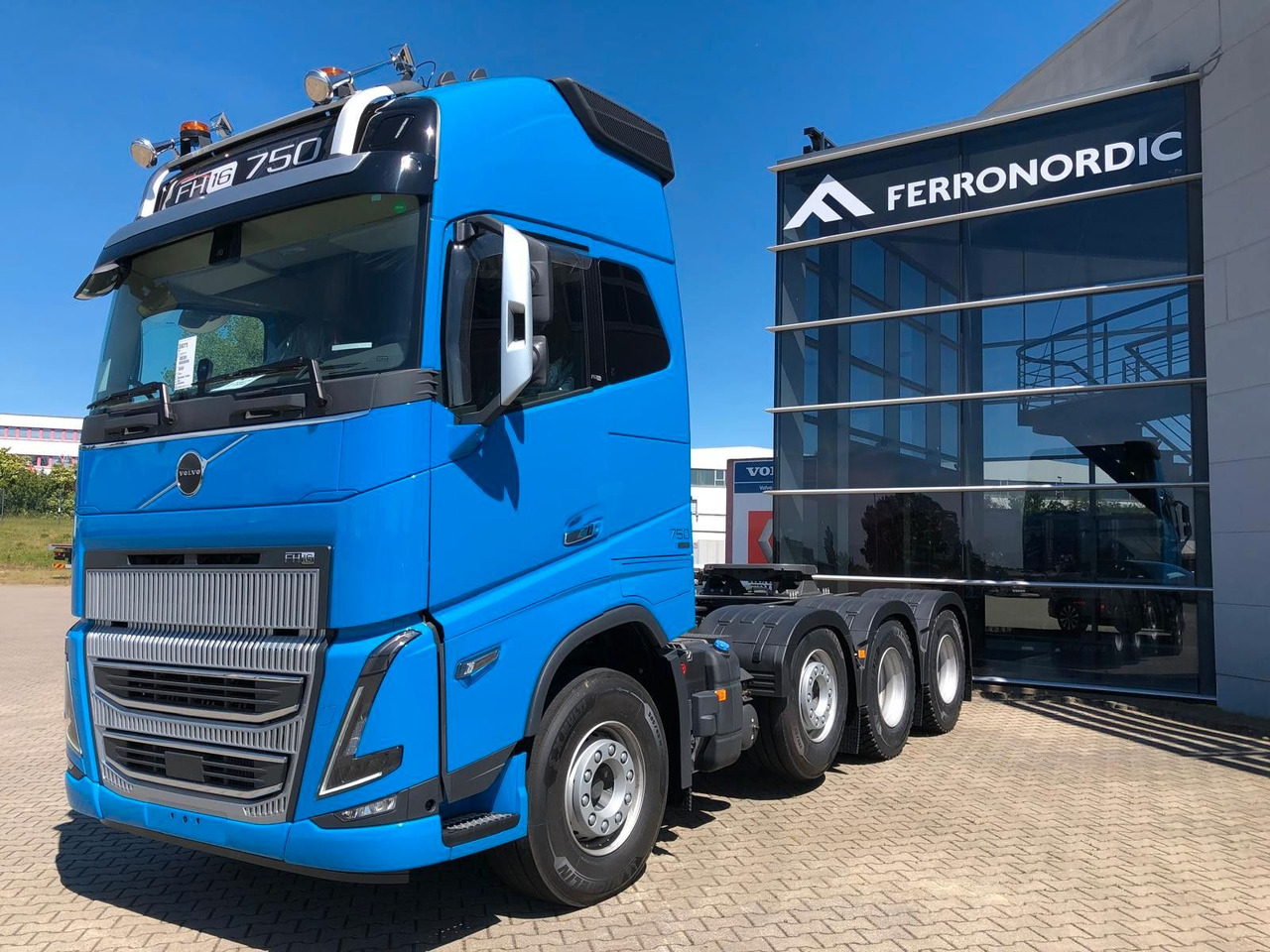 Volvo FH16 750 XL 8x4 Tridem*100T*Kriechgänge*Retarder Volvo FH16 750 XL 8x4 Tridem*100T*Kriechgänge*Retarder - Trattore stradale: foto 3 Volvo FH16 750 XL 8x4 Tridem*100T*Kriechgänge*Retarder Volvo FH16 750 XL 8x4 Tridem*100T*Kriechgänge*Retarder - Trattore stradale: foto 3