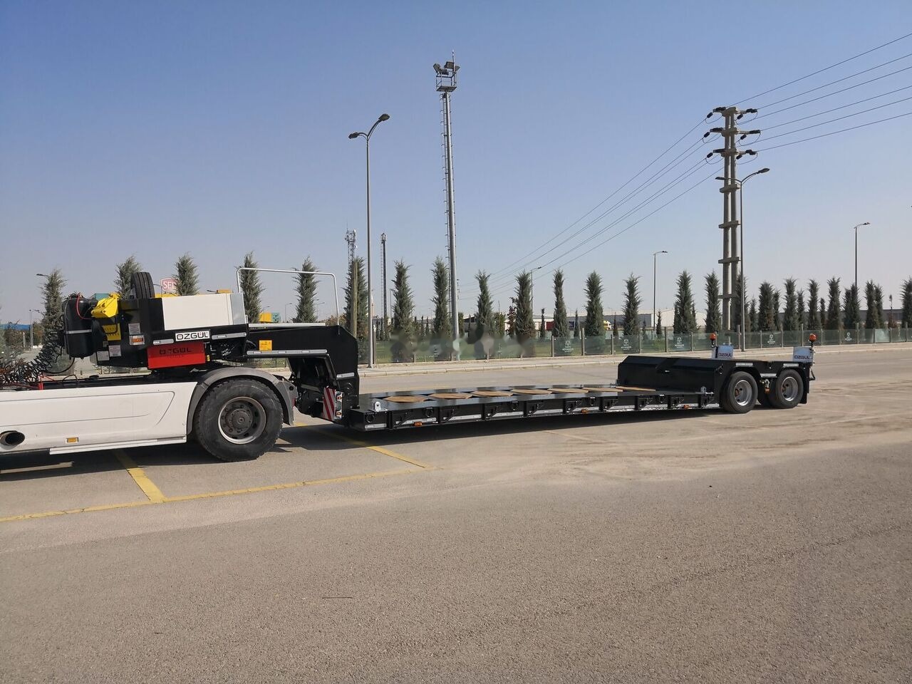 Özgül 2 AXLE LOW LOADER SEMI TRAILER - Semirimorchio pianale ribassato: foto 2 Özgül 2 AXLE LOW LOADER SEMI TRAILER - Semirimorchio pianale ribassato: foto 2