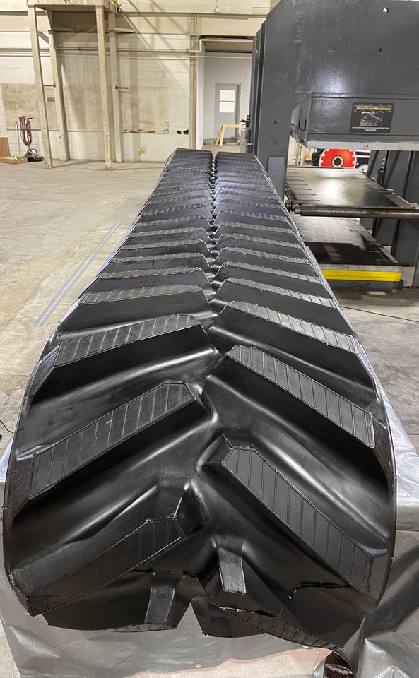 Cingolo per Trattore cingolato GTW TankTuff for John Deere 8000T, 9000T, 8RT, 9RT 9030T, 8RX, and 9RX series: foto 8 Cingolo per Trattore cingolato GTW TankTuff for John Deere 8000T, 9000T, 8RT, 9RT 9030T, 8RX, and 9RX series: foto 8