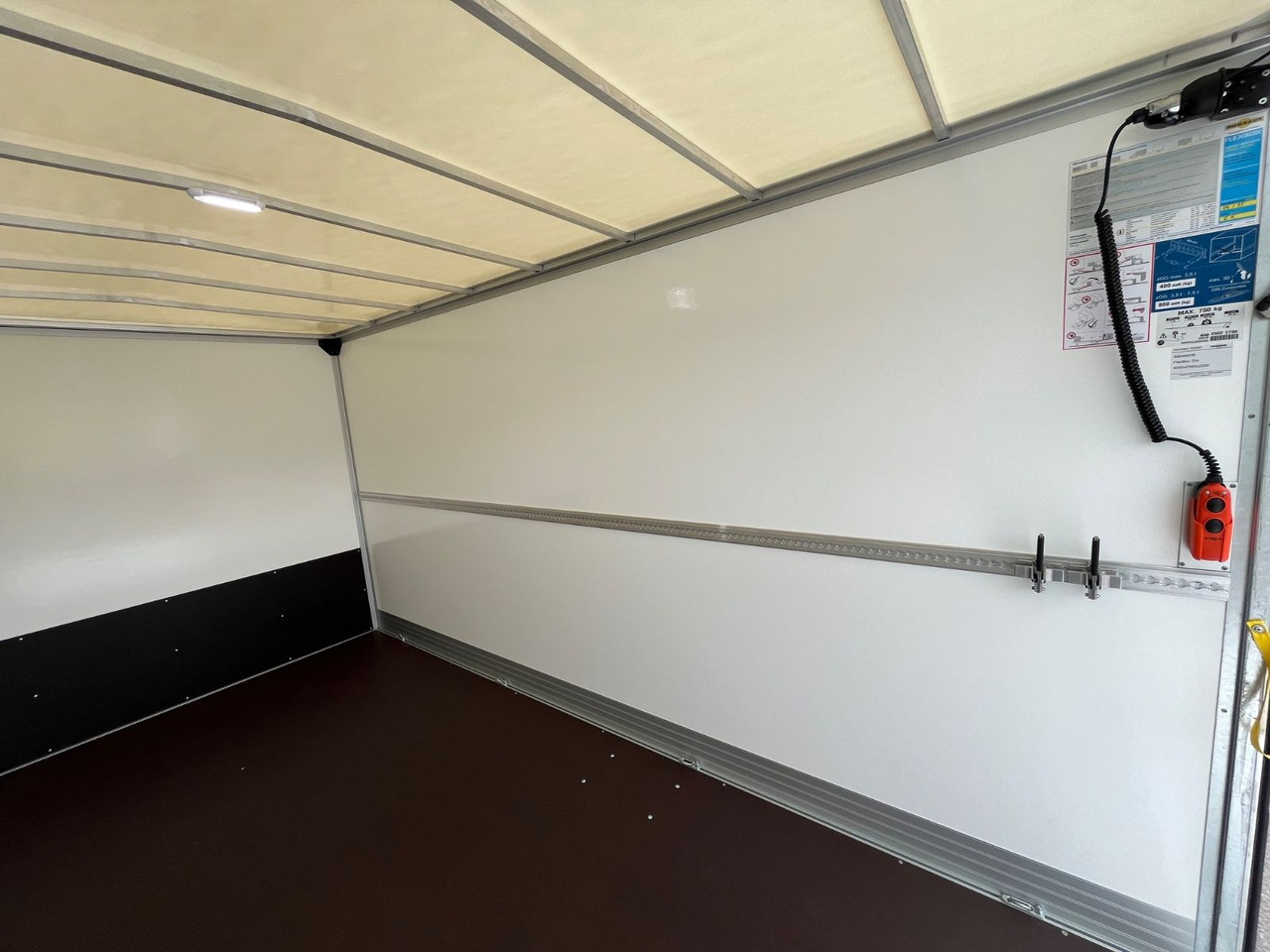 Furgone box Renault MASTER HUMBAUR KOFFER: foto 10 Furgone box Renault MASTER HUMBAUR KOFFER: foto 10