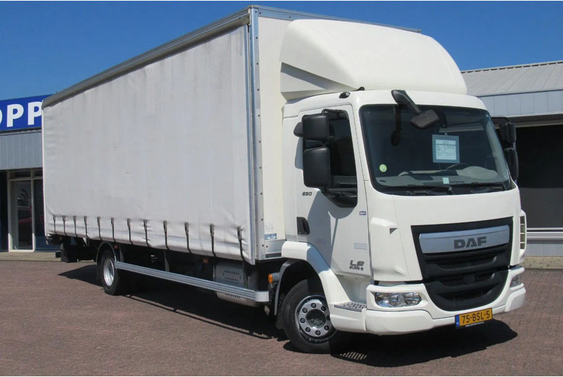 DAF LF 250 250 bak + klep + schuifzeil E6 - Camion centinato: foto 2 DAF LF 250 250 bak + klep + schuifzeil E6 - Camion centinato: foto 2
