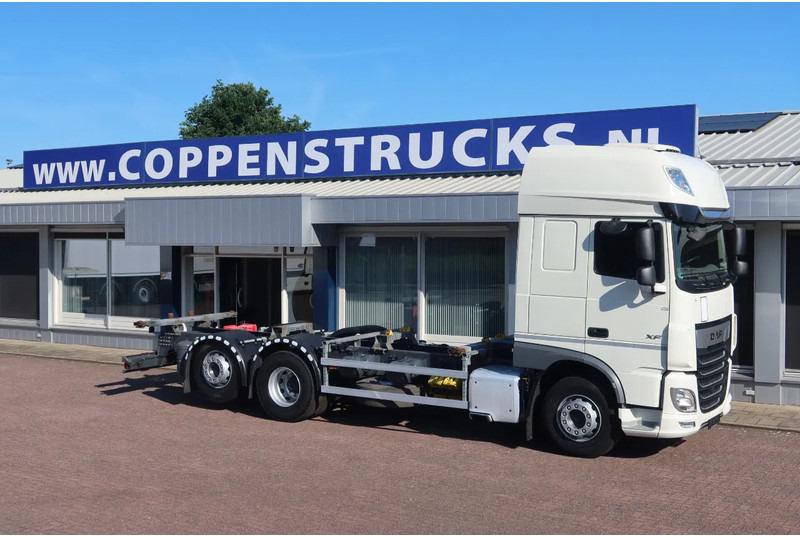 DAF XF 106.450 Wissellaadbaksysteem / Chassis - Autocarro portacontainer/ Caisse interchangeable: foto 2 DAF XF 106.450 Wissellaadbaksysteem / Chassis - Autocarro portacontainer/ Caisse interchangeable: foto 2