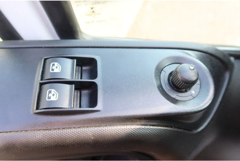 Iveco Daily 35S16 Bakwagen + Laadklep 750kg - Furgone box: foto 5 Iveco Daily 35S16 Bakwagen + Laadklep 750kg - Furgone box: foto 5