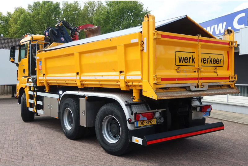 MAN TGS 33.420 2 Zijdige kipper + Kraan 6x6 Stuur as - Autocarro ribaltabile, Camion con gru: foto 3 MAN TGS 33.420 2 Zijdige kipper + Kraan 6x6 Stuur as - Autocarro ribaltabile, Camion con gru: foto 3