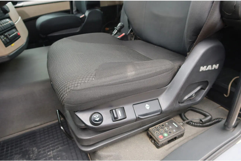 MAN TGS 35.360 Kraanwagen + oprijwagen Hiab 228 E3 - Camion con gru: foto 5 MAN TGS 35.360 Kraanwagen + oprijwagen Hiab 228 E3 - Camion con gru: foto 5