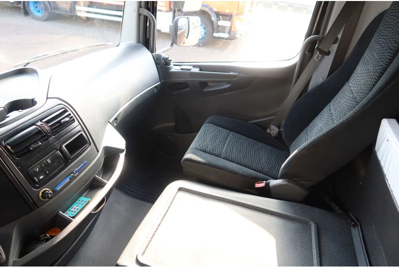Mercedes-Benz Atego 818 818 L Bak+ Klep 1500 kg. Geisoleerd dak - Autocarro furgonato: foto 5 Mercedes-Benz Atego 818 818 L Bak+ Klep 1500 kg. Geisoleerd dak - Autocarro furgonato: foto 5