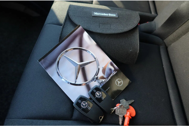 Foto d'interni 1: Furgone box Mercedes-Benz Sprinter 515 CDI
