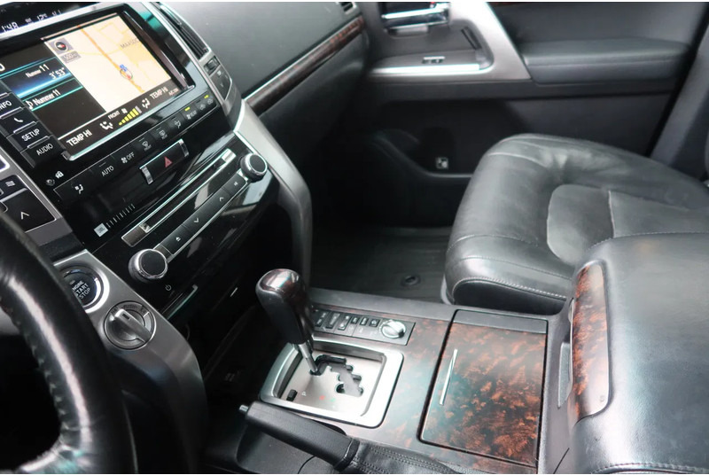 Toyota Land Cruiser V8 200 V8. 4.5D Executive. 7 Persoons. Luchtvering. Marge voertuig - Autovettura: foto 5 Toyota Land Cruiser V8 200 V8. 4.5D Executive. 7 Persoons. Luchtvering. Marge voertuig - Autovettura: foto 5
