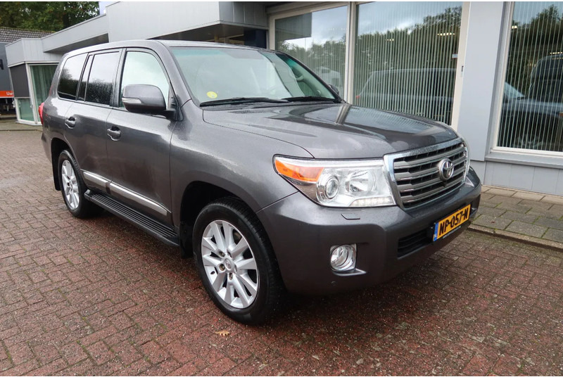 Toyota Land Cruiser V8 200 V8. 4.5D Executive. 7 Persoons. Luchtvering. Marge voertuig - Autovettura: foto 2 Toyota Land Cruiser V8 200 V8. 4.5D Executive. 7 Persoons. Luchtvering. Marge voertuig - Autovettura: foto 2
