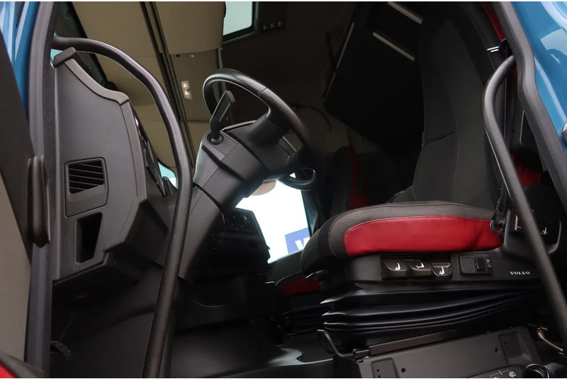 Volvo FH 460 Hooklift 8x2 Haakarm. 3x Steering axle - Camion con sistema di cavi: foto 5 Volvo FH 460 Hooklift 8x2 Haakarm. 3x Steering axle - Camion con sistema di cavi: foto 5