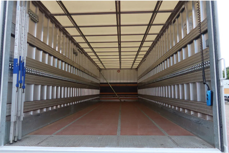 Volvo FL Bak + Dhollandia klep 2000 Kg - Autocarro furgonato: foto 3 Volvo FL Bak + Dhollandia klep 2000 Kg - Autocarro furgonato: foto 3