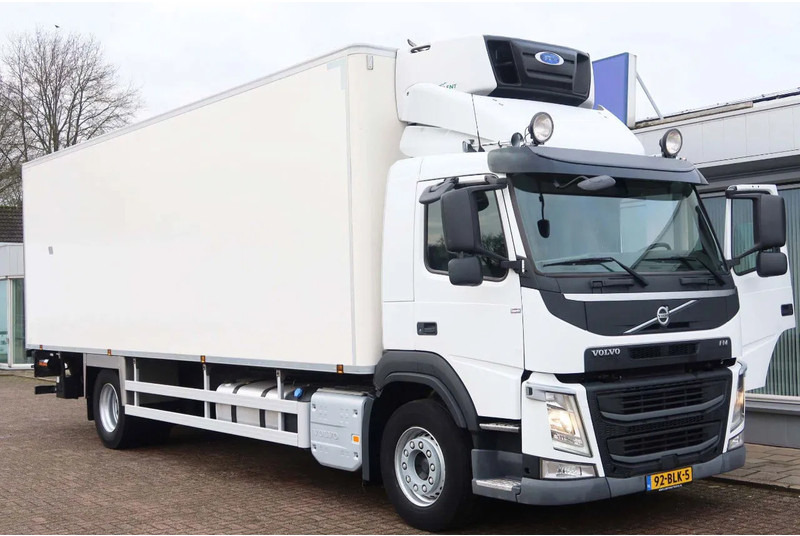 Volvo FM 330 4x2 Koel/Vries Carrier Supra 380 + Klep Dhollandia 2500 kg - Autocarro frigorifero: foto 2 Volvo FM 330 4x2 Koel/Vries Carrier Supra 380 + Klep Dhollandia 2500 kg - Autocarro frigorifero: foto 2