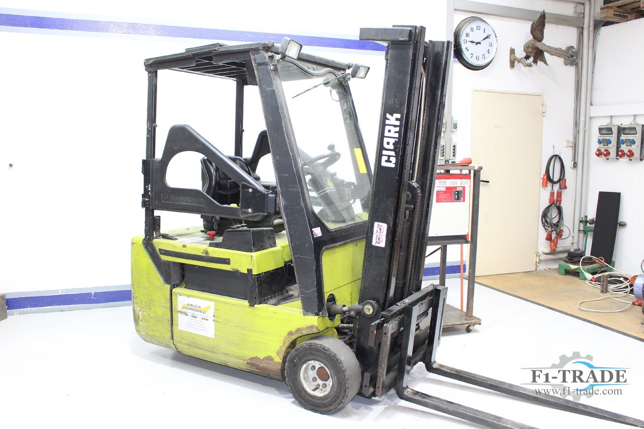 CLARK CTM 16 S - Carrello elevatore elettrico: foto 2 CLARK CTM 16 S - Carrello elevatore elettrico: foto 2