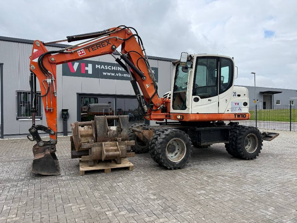 Terex TW 110 - Escavatore gommato: foto 1 Terex TW 110 - Escavatore gommato: foto 1