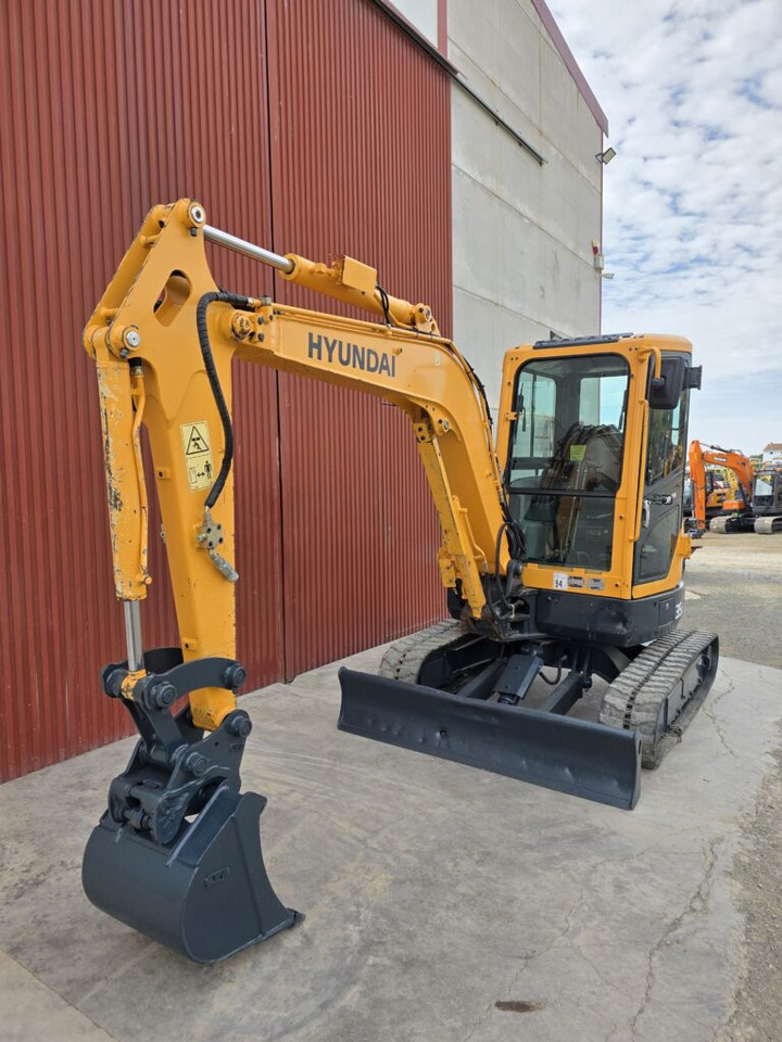 HYUNDAI ROBEX 35Z-9 - Miniescavatore: foto 2 HYUNDAI ROBEX 35Z-9 - Miniescavatore: foto 2
