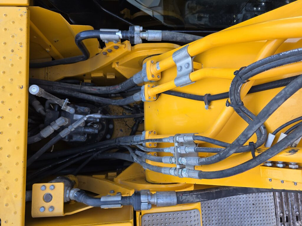 Escavatore cingolato JCB 220X L4F: foto 7