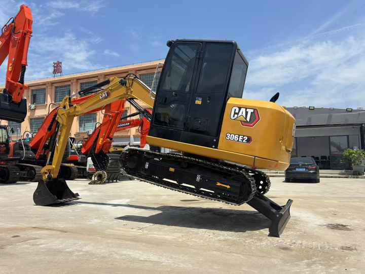 6 Ton Used Cat 305.5 306 307e 308 Crawler Excavator Mini Caterpillar 305.5 E2 for Sale China Cat305.5 Cat305.5e2 Low Price - Escavatore: foto 4 6 Ton Used Cat 305.5 306 307e 308 Crawler Excavator Mini Caterpillar 305.5 E2 for Sale China Cat305.5 Cat305.5e2 Low Price - Escavatore: foto 4