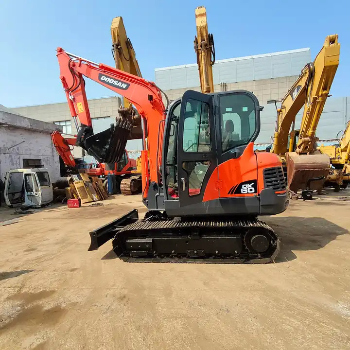 Best Price For 6t Mini Excavator,Small Excavating Machine Korea Doosan Used Excavators Doosan Dx60 For Sale In Shanghai - Escavatore cingolato: foto 1 Best Price For 6t Mini Excavator,Small Excavating Machine Korea Doosan Used Excavators Doosan Dx60 For Sale In Shanghai - Escavatore cingolato: foto 1