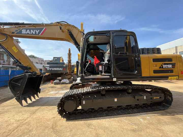 China brands good quality second-hand Sany SY215C excavator hydraulic crawler 21ton used sany 215 excavator - Escavatore cingolato: foto 3 China brands good quality second-hand Sany SY215C excavator hydraulic crawler 21ton used sany 215 excavator - Escavatore cingolato: foto 3