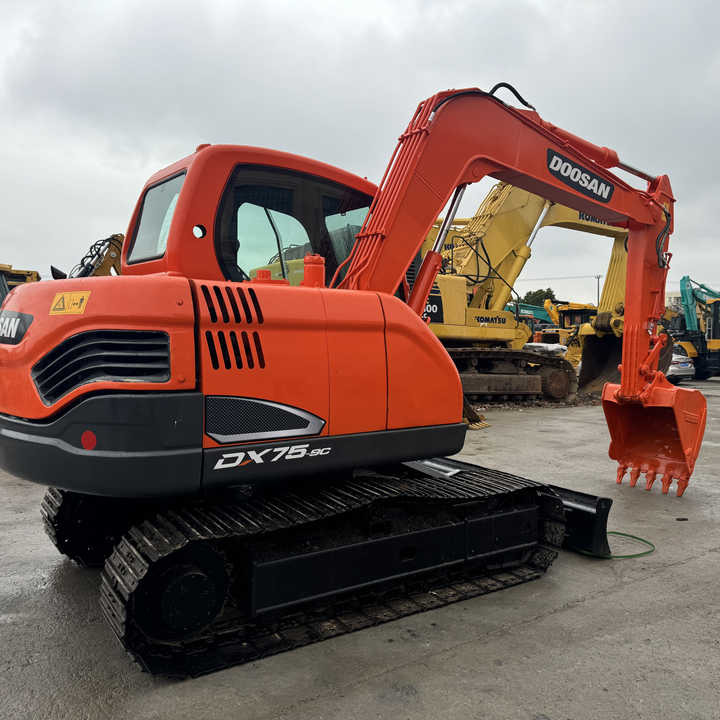 Doosan DX75-9C Used Excavator Crawler Second Hand Korean Engine DX75-9C Small Digger for Home or Farm - Escavatore cingolato: foto 1 Doosan DX75-9C Used Excavator Crawler Second Hand Korean Engine DX75-9C Small Digger for Home or Farm - Escavatore cingolato: foto 1