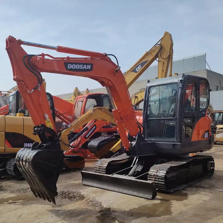 Dx60 Used Crawler Excavator Used Excavator For Sale High Quality ExcavatorDOOSAN DH 55DH55 H-frame - Escavatore: foto 2 Dx60 Used Crawler Excavator Used Excavator For Sale High Quality ExcavatorDOOSAN DH 55DH55 H-frame - Escavatore: foto 2
