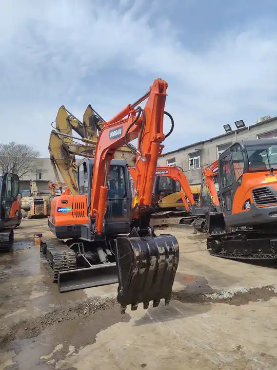 Dx60 Used Crawler Excavator Used Excavator For Sale High Quality ExcavatorDOOSAN DH 55DH55 H-frame - Escavatore: foto 3 Dx60 Used Crawler Excavator Used Excavator For Sale High Quality ExcavatorDOOSAN DH 55DH55 H-frame - Escavatore: foto 3