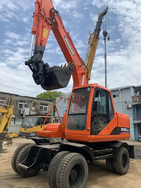 High Efficient Used Excavator Doosan 150w-7 For Sale Second Hand Good Quality DH150W Excavator with Good Condition - Escavatore cingolato: foto 4 High Efficient Used Excavator Doosan 150w-7 For Sale Second Hand Good Quality DH150W Excavator with Good Condition - Escavatore cingolato: foto 4