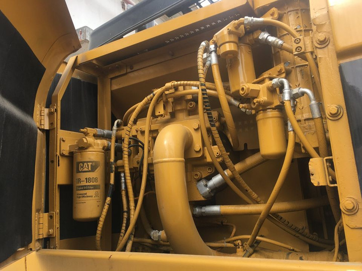 High Quality Good Condition Construction Business Powerful Cat 330C Excavator in Shanghai China - Escavatore cingolato: foto 5 High Quality Good Condition Construction Business Powerful Cat 330C Excavator in Shanghai China - Escavatore cingolato: foto 5