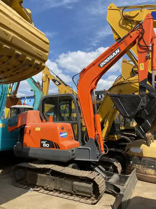 High Quality Hot Sale Used 6t Mini Excavator Original Korea Doosan Used Excavators Doosan Dx60 With Good Performance - Escavatore cingolato: foto 5 High Quality Hot Sale Used 6t Mini Excavator Original Korea Doosan Used Excavators Doosan Dx60 With Good Performance - Escavatore cingolato: foto 5