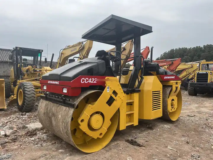 High Quality Used Industrial Compactor Machine Dynapac Cc 422 Hydraulic Vibrating Road Roller For Sale With High Quality - Rullo stradale: foto 4 High Quality Used Industrial Compactor Machine Dynapac Cc 422 Hydraulic Vibrating Road Roller For Sale With High Quality - Rullo stradale: foto 4