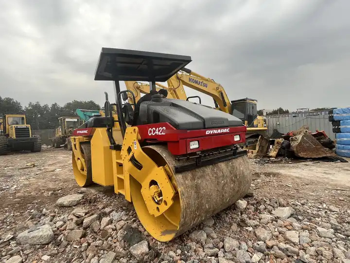 High Quality Used Industrial Compactor Machine Dynapac Cc 422 Hydraulic Vibrating Road Roller For Sale With High Quality - Rullo stradale: foto 3 High Quality Used Industrial Compactor Machine Dynapac Cc 422 Hydraulic Vibrating Road Roller For Sale With High Quality - Rullo stradale: foto 3