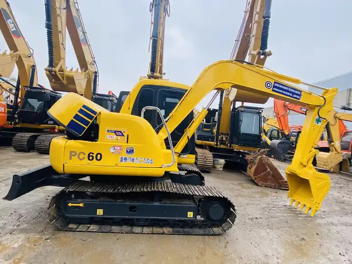 Hot sale Construction equipment Backhoe Used min excavator Komatsu PC60-7 japan hydraulic excavator PC60-7 - Escavatore cingolato: foto 5 Hot sale Construction equipment Backhoe Used min excavator Komatsu PC60-7 japan hydraulic excavator PC60-7 - Escavatore cingolato: foto 5