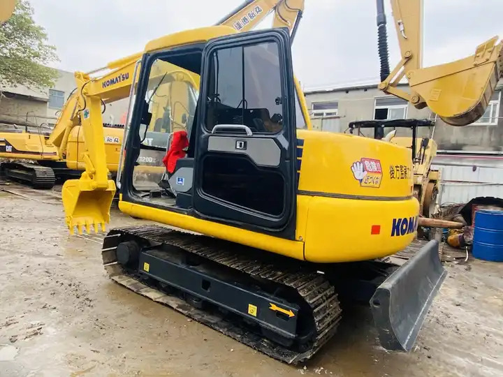 Hot sale Construction equipment Backhoe Used min excavator Komatsu PC60-7 japan hydraulic excavator PC60-7 - Escavatore cingolato: foto 3 Hot sale Construction equipment Backhoe Used min excavator Komatsu PC60-7 japan hydraulic excavator PC60-7 - Escavatore cingolato: foto 3