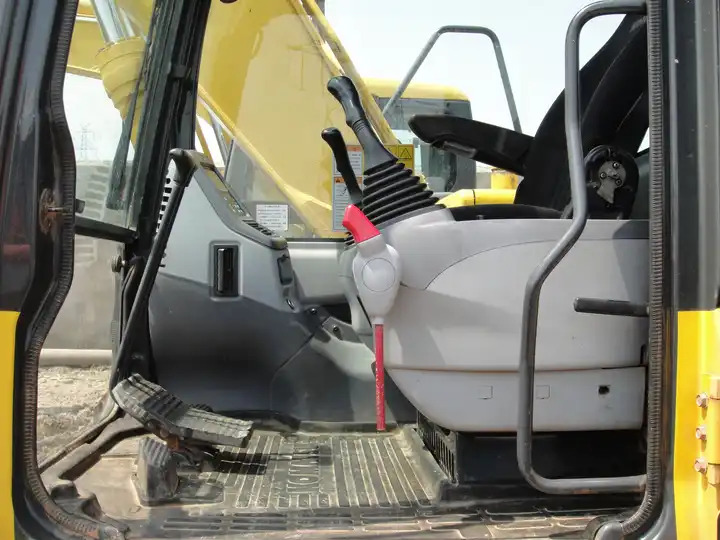 Hot sale low price Komatsu PC130-7 medium used machine hydraulic crawler backhoe digger 13ton used excavators - Escavatore cingolato: foto 4 Hot sale low price Komatsu PC130-7 medium used machine hydraulic crawler backhoe digger 13ton used excavators - Escavatore cingolato: foto 4