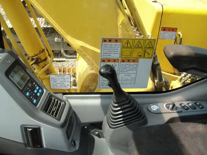 Hot sale low price Komatsu PC130-7 medium used machine hydraulic crawler backhoe digger 13ton used excavators - Escavatore cingolato: foto 5 Hot sale low price Komatsu PC130-7 medium used machine hydraulic crawler backhoe digger 13ton used excavators - Escavatore cingolato: foto 5