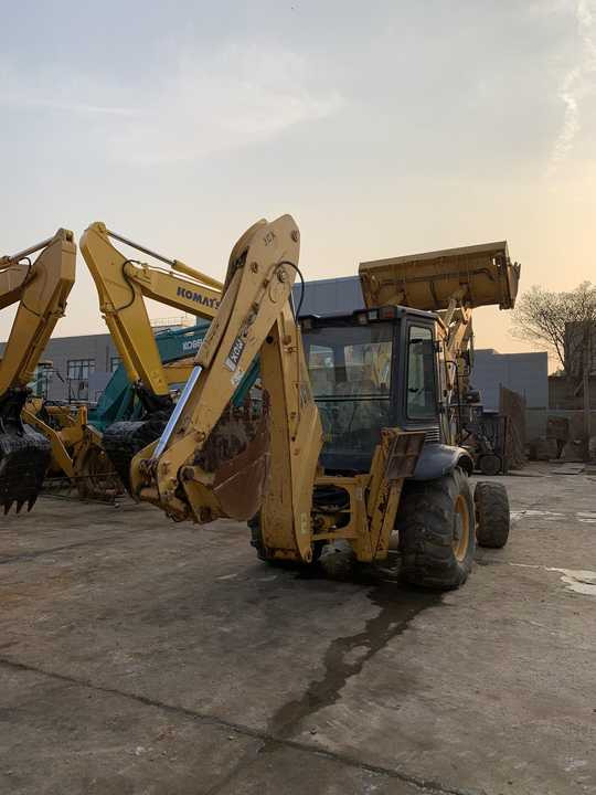 JCB 3cX backhoe loader manufactured in 2022 with telescopic boom JCB3CX JCB4CX JCB 3DX nice price - Terna: foto 2 JCB 3cX backhoe loader manufactured in 2022 with telescopic boom JCB3CX JCB4CX JCB 3DX nice price - Terna: foto 2