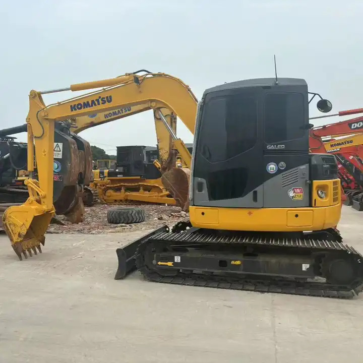 Japan Surplus Backhoe Excavator Komatsu Pc78us Pc60 Tracked Excavator With Blade Dozer For The Philippines In Shanghai - Escavatore cingolato: foto 2 Japan Surplus Backhoe Excavator Komatsu Pc78us Pc60 Tracked Excavator With Blade Dozer For The Philippines In Shanghai - Escavatore cingolato: foto 2