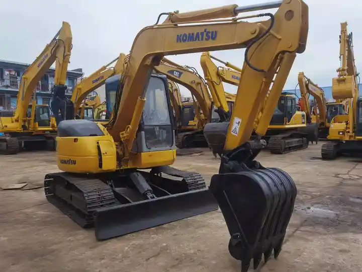 Japan Surplus Backhoe Excavator Komatsu Pc78us Pc60 Tracked Excavator With Blade Dozer For The Philippines in Shanghai - Escavatore cingolato: foto 3 Japan Surplus Backhoe Excavator Komatsu Pc78us Pc60 Tracked Excavator With Blade Dozer For The Philippines in Shanghai - Escavatore cingolato: foto 3