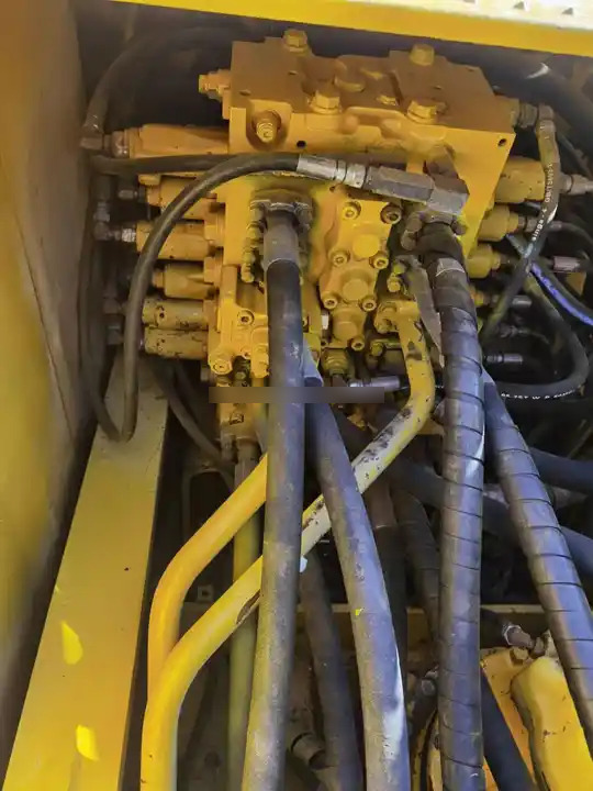 New Arrival Second Hand Pc200-8 Komatsu 20 Ton Crawler Excavator Komatsu Pc 200-8 Used Komatsu Pc 200 Excavator For Sale - Escavatore: foto 4 New Arrival Second Hand Pc200-8 Komatsu 20 Ton Crawler Excavator Komatsu Pc 200-8 Used Komatsu Pc 200 Excavator For Sale - Escavatore: foto 4