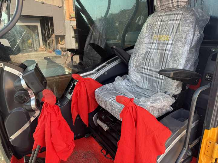 Perfect Condition usada excavadora 22ton Hyundai 220LC Hyundai Excavator Used 220LC-9S excavator For Construction For Sale - Escavatore cingolato: foto 5 Perfect Condition usada excavadora 22ton Hyundai 220LC Hyundai Excavator Used 220LC-9S excavator For Construction For Sale - Escavatore cingolato: foto 5