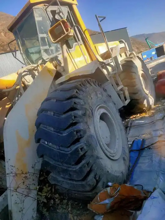 Popular Low Price Second Hand Soil Load 7ton Komatsu Wa470-3 Wheel Front Loader Used Wa470-3 with good working condition - Pala gommata: foto 3 Popular Low Price Second Hand Soil Load 7ton Komatsu Wa470-3 Wheel Front Loader Used Wa470-3 with good working condition - Pala gommata: foto 3