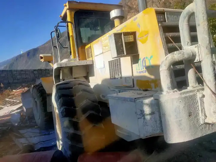Popular Low Price Second Hand Soil Load 7ton Komatsu Wa470-3 Wheel Front Loader Used Wa470-3 with good working condition - Pala gommata: foto 4 Popular Low Price Second Hand Soil Load 7ton Komatsu Wa470-3 Wheel Front Loader Used Wa470-3 with good working condition - Pala gommata: foto 4