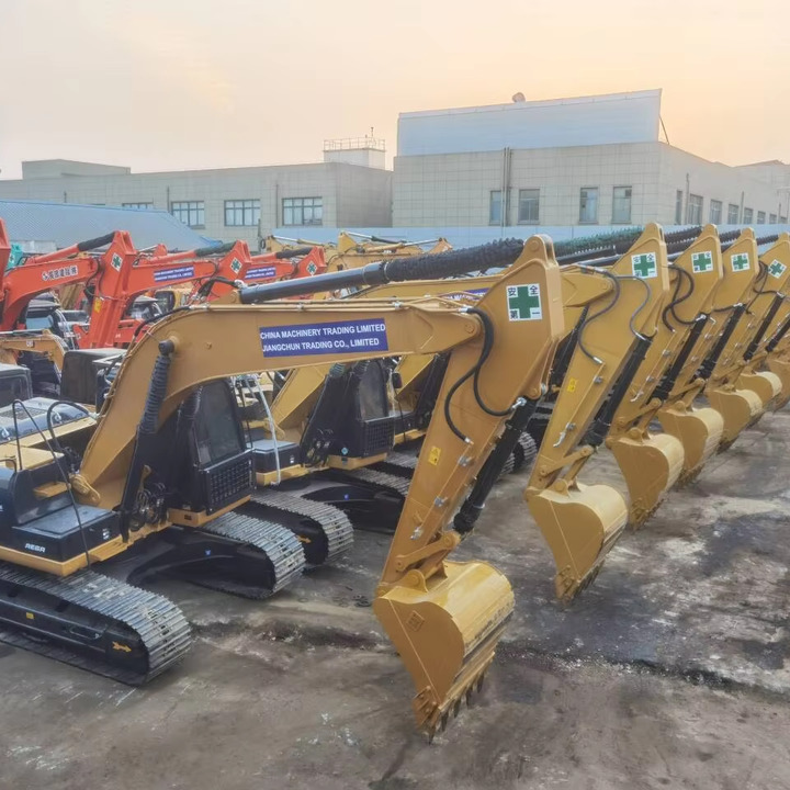 Second Hand Large Excavator CAT 320D 320d2 Caterpillar 20 Ton Used Crawler Excavator Caterpillar 320 Excavators - Escavatore: foto 1 Second Hand Large Excavator CAT 320D 320d2 Caterpillar 20 Ton Used Crawler Excavator Caterpillar 320 Excavators - Escavatore: foto 1