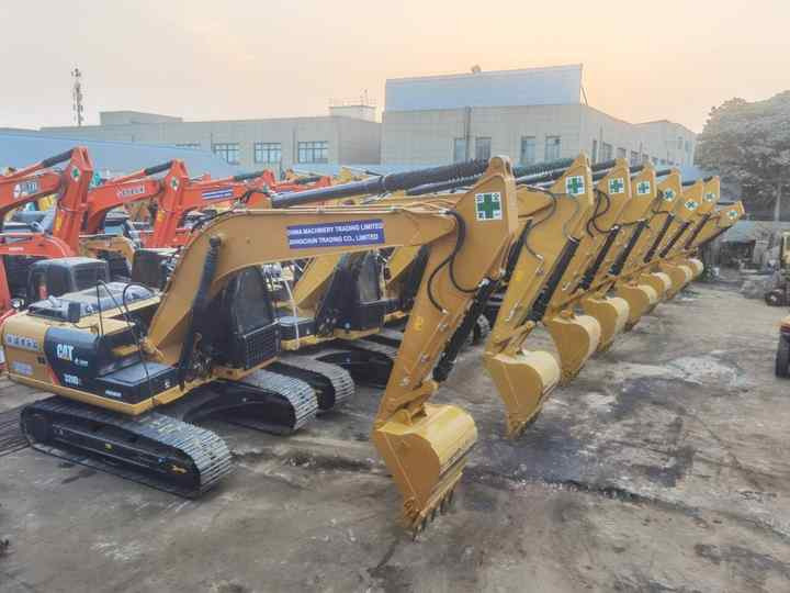 Second Hand Large Excavator CAT 320D 320d2 Caterpillar 20 Ton Used Crawler Excavator Caterpillar 320 Excavators - Escavatore: foto 5 Second Hand Large Excavator CAT 320D 320d2 Caterpillar 20 Ton Used Crawler Excavator Caterpillar 320 Excavators - Escavatore: foto 5