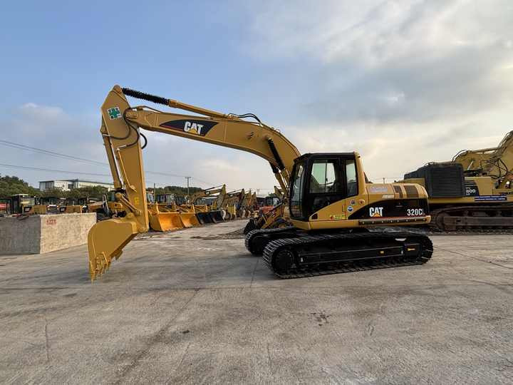 Selling Original Japanese Second-hand Cat 320C Excavator 20 Tons Caterpillar 320CL Excavator at Low Price - Escavatore cingolato: foto 2 Selling Original Japanese Second-hand Cat 320C Excavator 20 Tons Caterpillar 320CL Excavator at Low Price - Escavatore cingolato: foto 2
